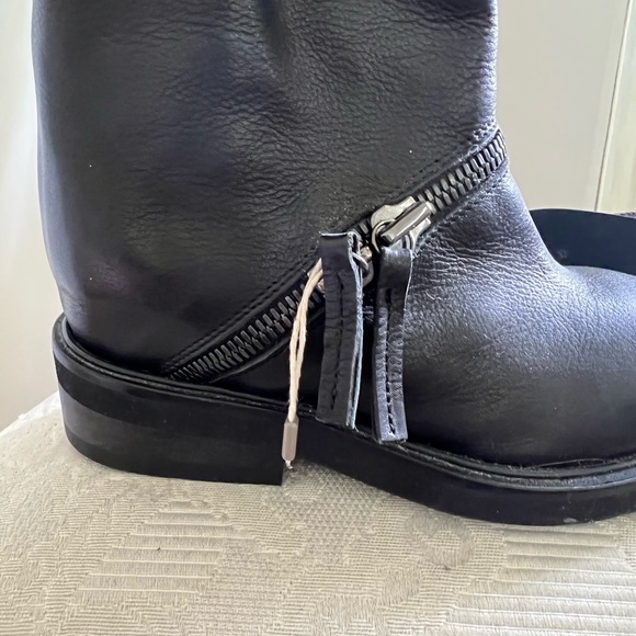 Black Leather Italian Ankle Boots with hidden wedge at Heel 3’ - Picture 5 of 5
